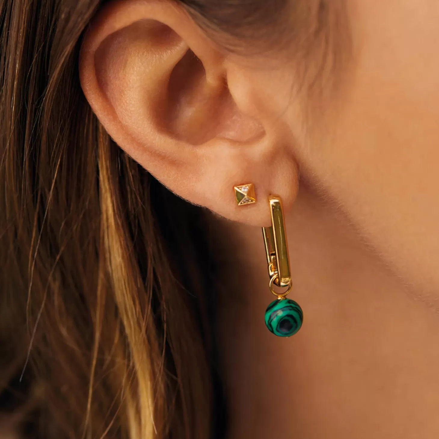 Elongated Gold-Plated Square Hoop With Malachite Drop*Estella Bartlett Flash Sale