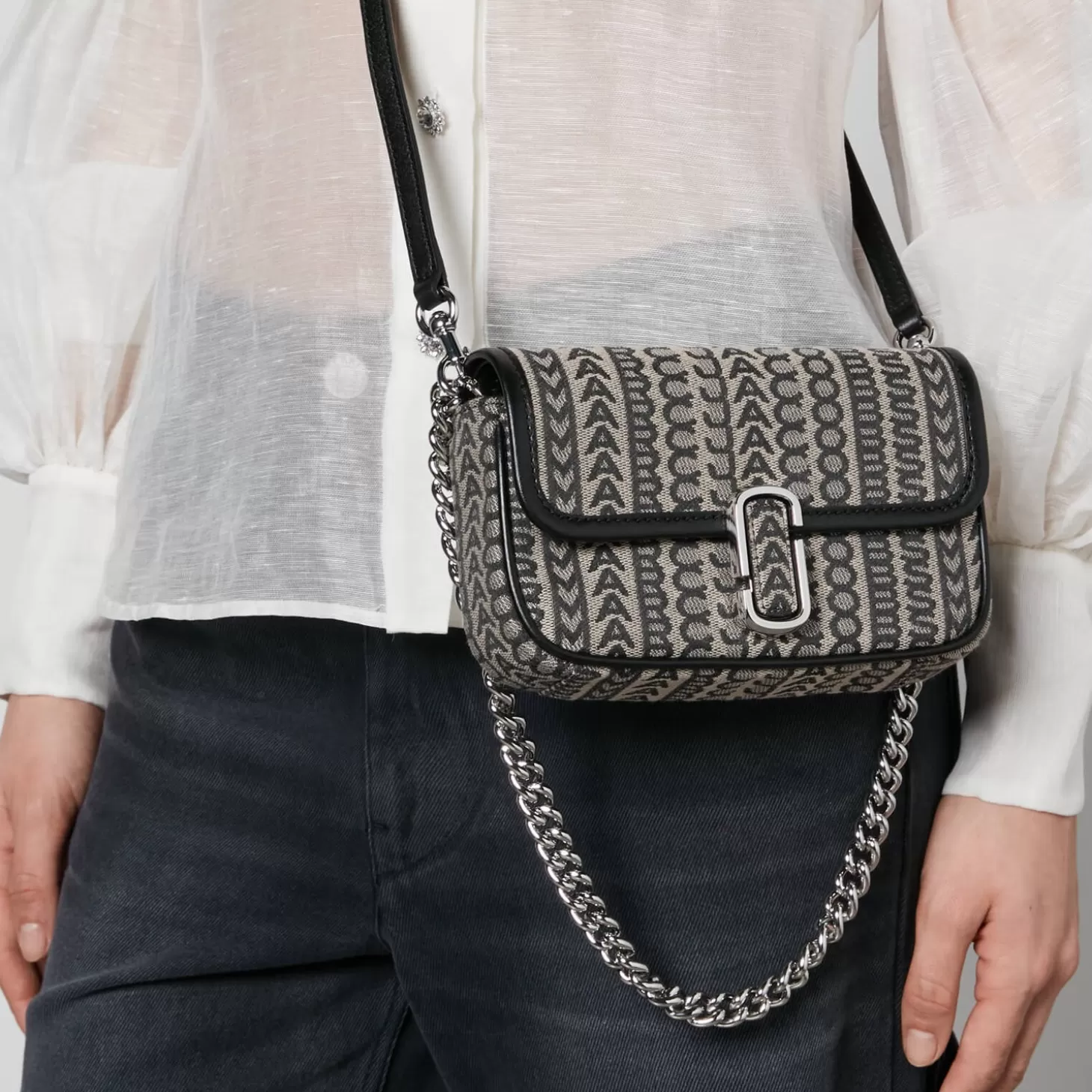 The Monogram J Chain Shoulder Bag*Marc Jacobs Fashion