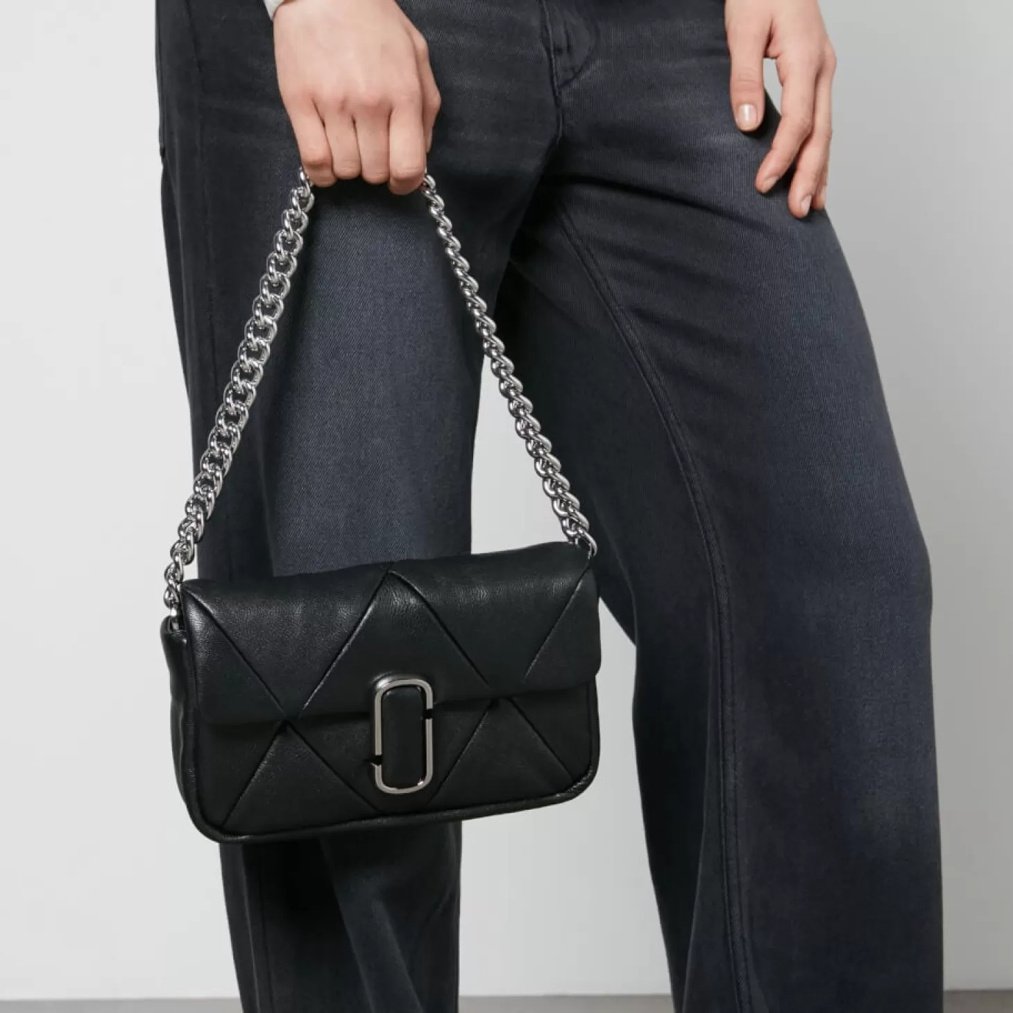 The Puffy Diamond Quilted J Leather Bag*Marc Jacobs Outlet