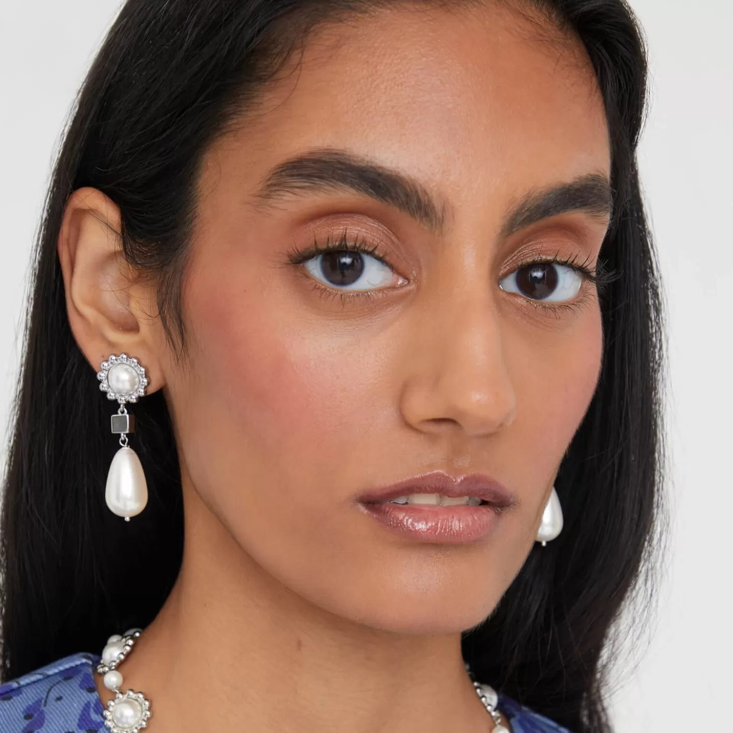 Gibson Faux Pearl Earrings*Shrimps Store