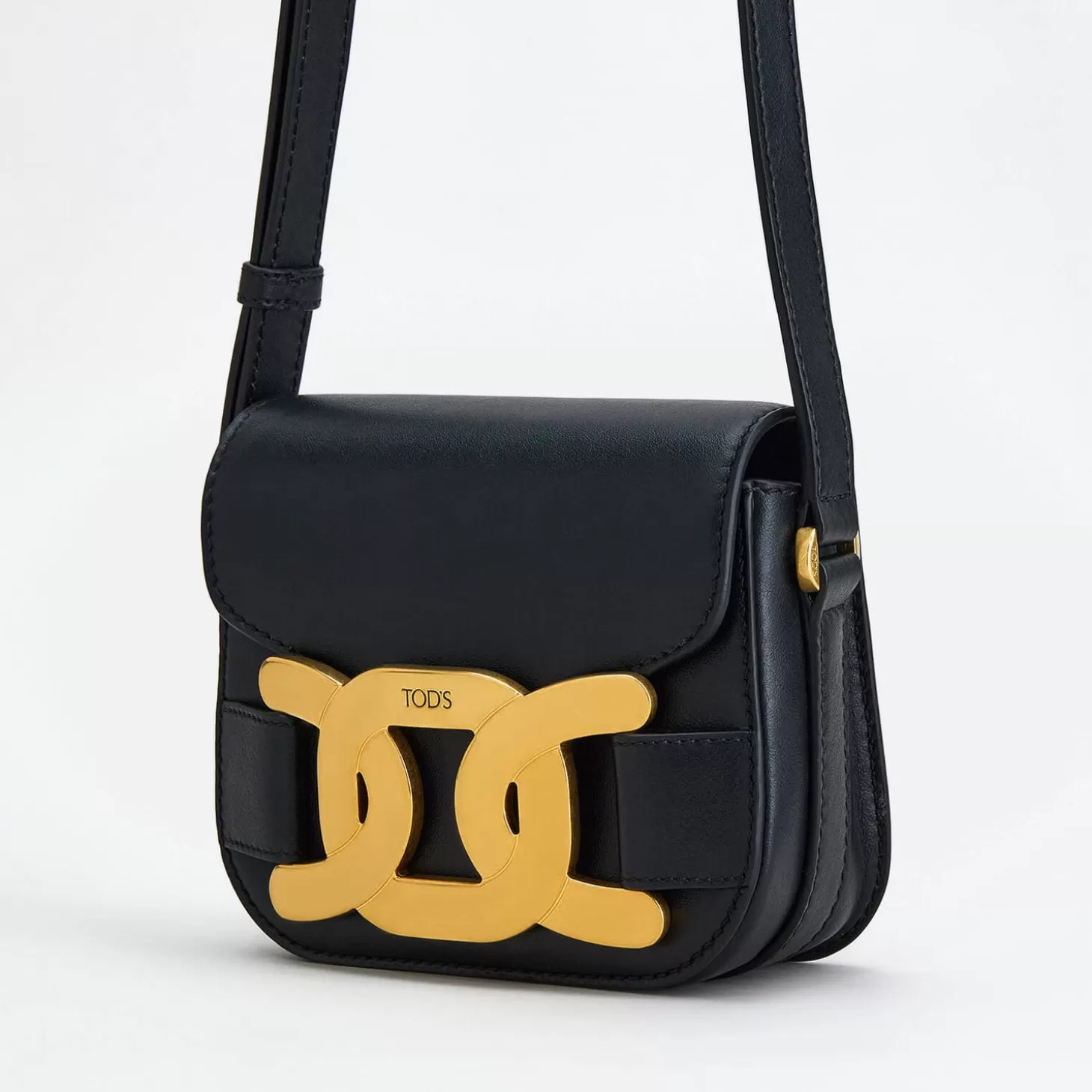 Women's Logo Detail Shoulder Bag - Black*Tod's Clearance